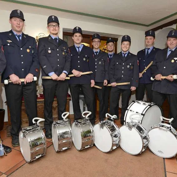 Trommlerzug_merkur_de.jpg